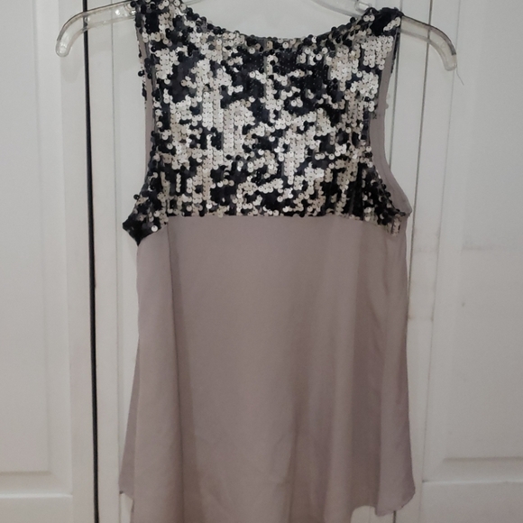 Top - Picture 2 of 3